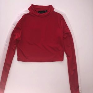Pretty Little Thing Long Sleeve Crop Top Size: 2